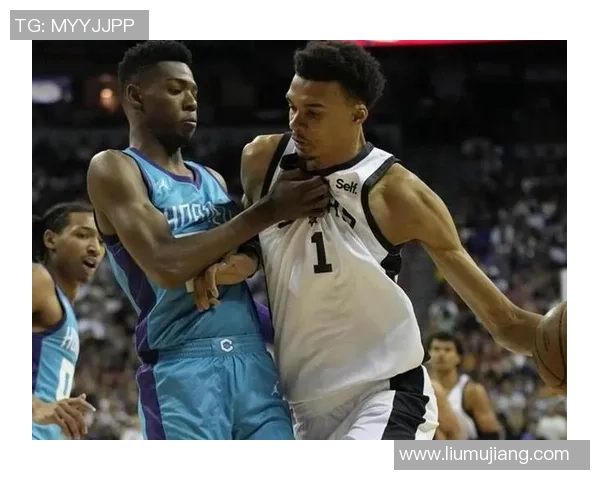 雷霆与马刺西部决赛第五场激战回顾:历史性时刻与精彩瞬间的交织 雷霆与马刺西部决赛第五场激战回顾:历史性时刻与精彩瞬间的交织