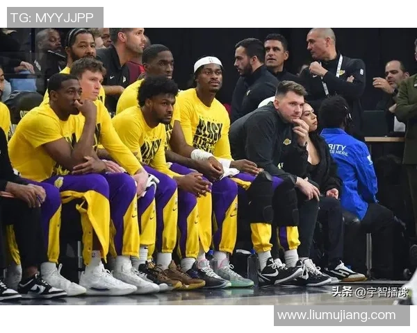 12月29日快船湖人激战再续高清直播全程回顾与精彩瞬间解析